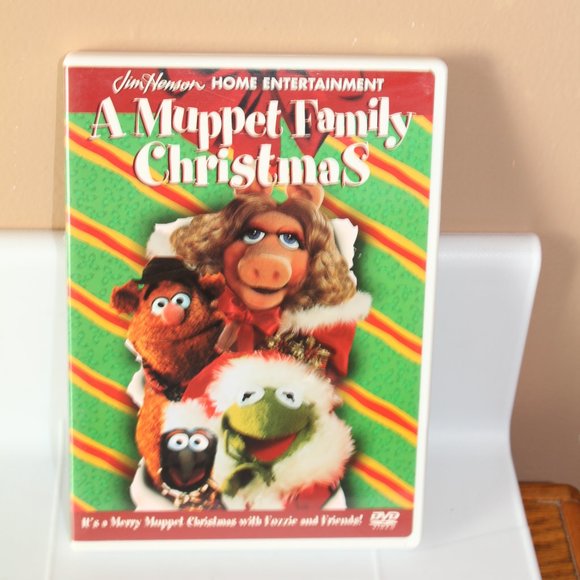 A Muppet Family Christmas DVD - Picture 1 of 3